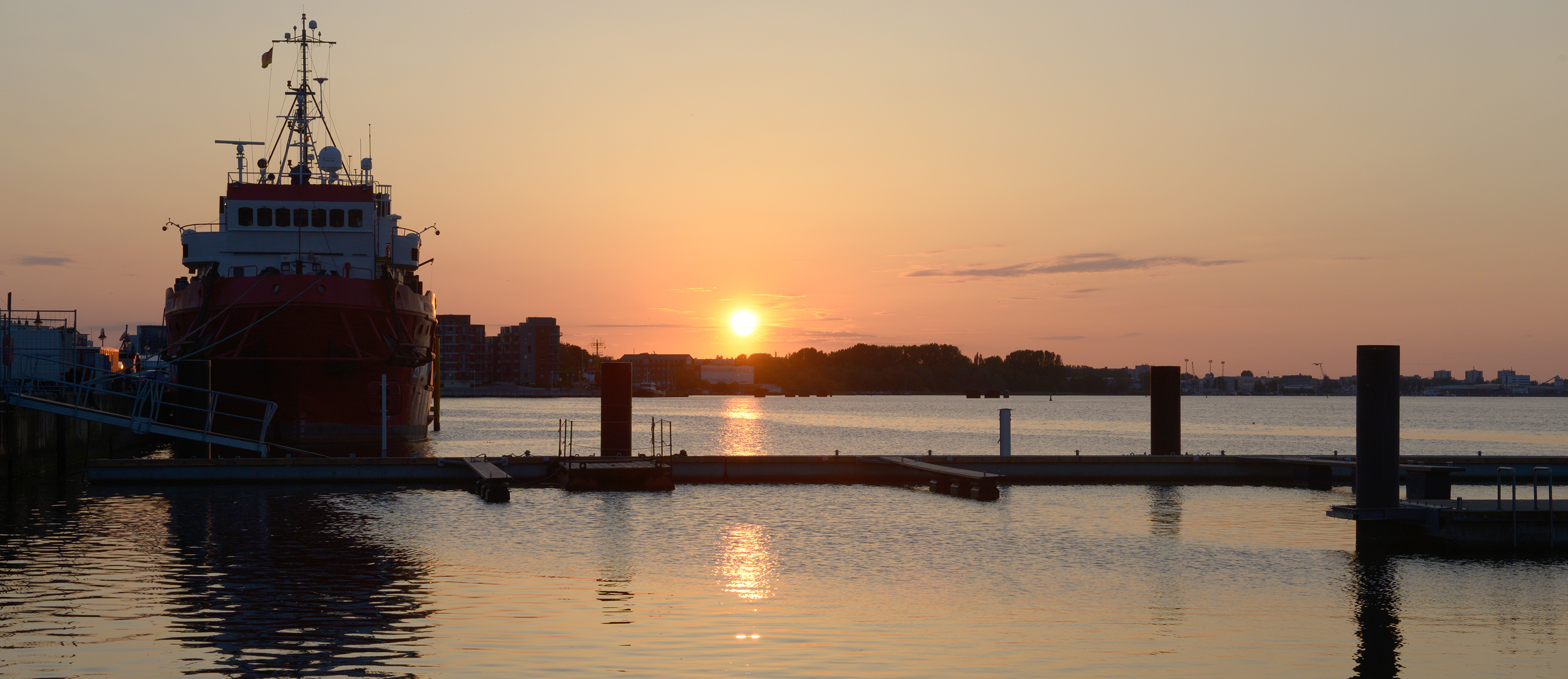 Fotografie Hafen Rostock bei Sonnenuntergang